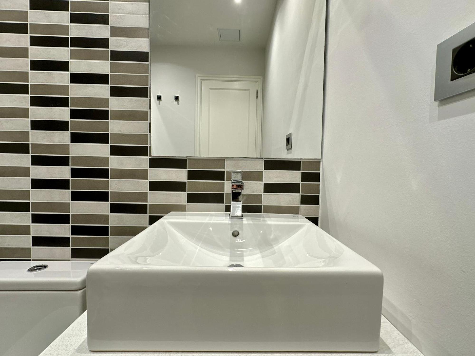 Hostiguest Coliving Leon Y Castillo Λας Πάλμας ντε Γκραν Κανάρια Εξωτερικό φωτογραφία